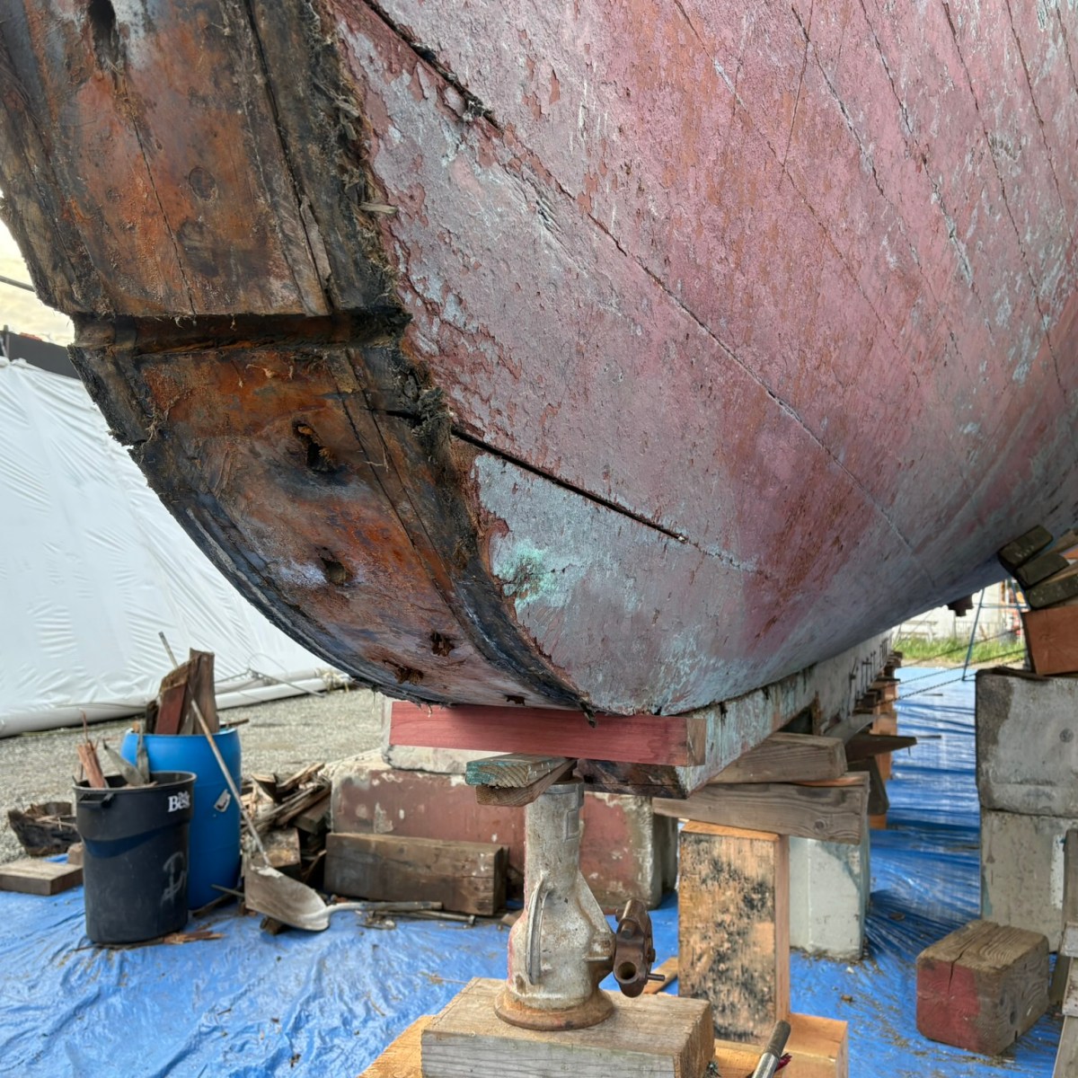 a close up of an old building